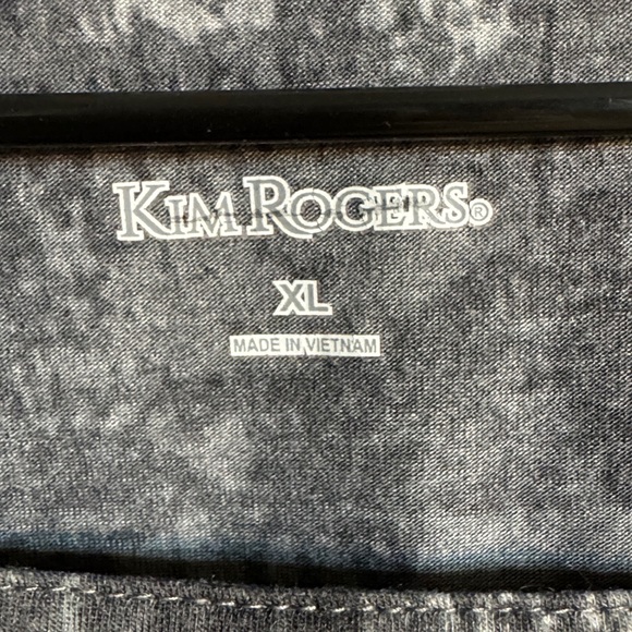 Kim Rogers Black and Gray Patterned Top - Picture 2 of 4